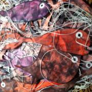 Le chantier des poissons d'Avril.Des ficelles et  yeux.